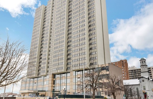 Downtown Harrisburg Apartment | This apartment is a 1 bedroom(s), 1 bathrooms, located in Harrisburg, PA.