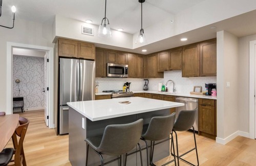 Dead Man's Flats Apartment | This apartment is a 2 bedroom(s), 2 bathrooms, located in Bighorn No. 8, AB.
