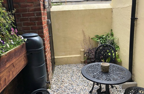 Harwich Cottage | This apartment is ideally located in the conservation area of Old Harwich.