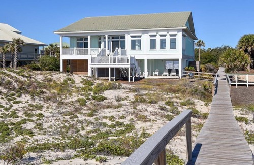Sea Palm Village House | This beachfront home will truly surprise you with its stunning transformation!