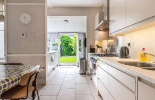 Holland Park House | This Beautiful 4 Bedroom Period House located in Ealing, West London.