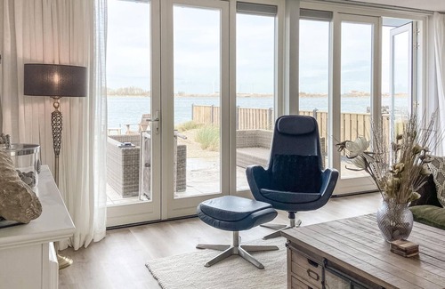 Municipality of Hollands Kroon House | This beautiful property right on the water and the harbor is an excellent starting point for water l