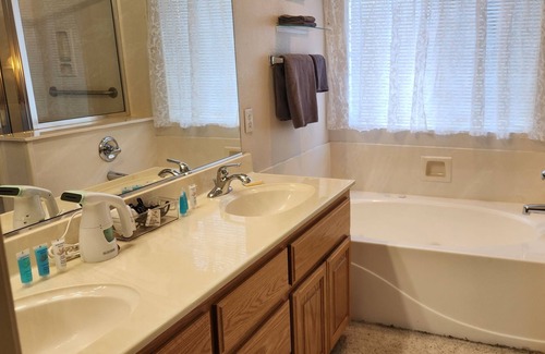 West Sacramento House | This beautiful home is located in few min drive from Downtown Sacrament, CA.