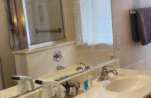 West Sacramento House | This beautiful home is located in few min drive from Downtown Sacrament, CA.