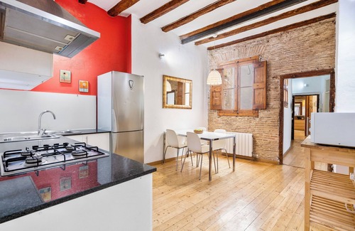 La Ribera Apartment | This beautifully designed 2-bedroom apartment is located in the vibrant El Born neighborhood.