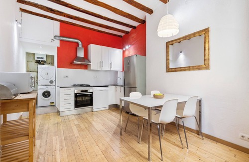 La Ribera Apartment | This beautifully designed 2-bedroom apartment is located in the vibrant El Born neighborhood.