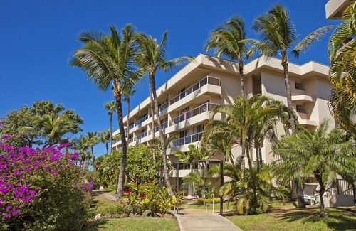 Kihei Condo | This Blue Sky Escapes Studio Beachside condo/Walkout to Hot tub, Pool and BBQs