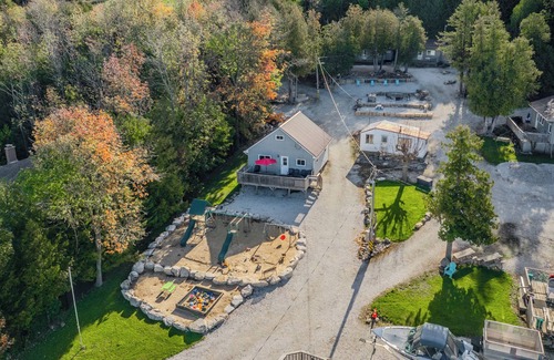 Wiarton Cabin | This cabin is a 2 bedroom(s), 1 bathrooms, located in Wiarton, Ontario.