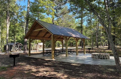 Hartwell RV Rental | This campground is a 1 bedroom(s), 1 bathrooms, located in Hartwell, GA.