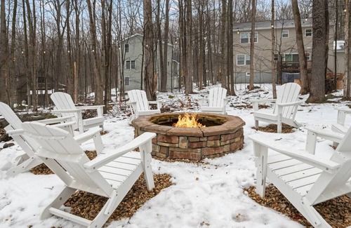 Thornhurst Ski Chalet | This chalet is a 4 bedroom(s), 3 bathrooms, located in Coolbaugh Township, PA.