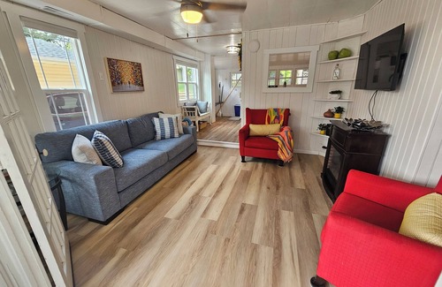 Clear Lake House | This charming house for six puts you at the heart of the action.