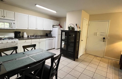 Gainesville Condo | This condominium is a 2 bedroom(s), 1 bathrooms, located in Gainesville, FL.