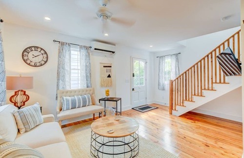Westside Cottage | This cottage is a 1 bedroom(s), 1.5 bathrooms, located in Charleston, SC.