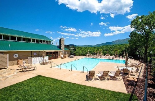 Townsend Cottage | This country cottage located near the Great Smoky National Park