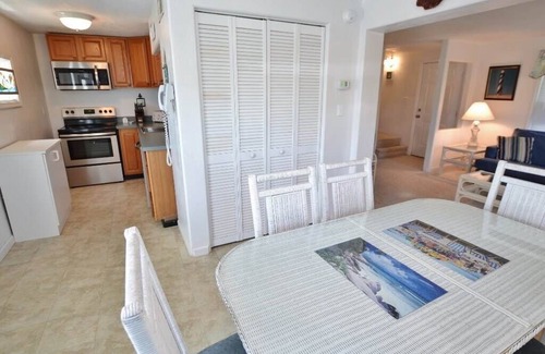 Nags Head House | This cozy townhome has everything you need for an enjoyable and relaxing Outer Banks vacation.