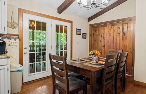 Townsend Cabin | This cute home is one level with just a couple of steps, perfect for Elderly