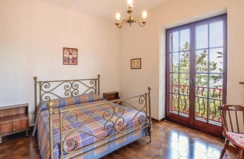 Corigliano-Rossano House | This detached vacation home is located 5 km from Corigliano in the province of Cosenza and is surrou