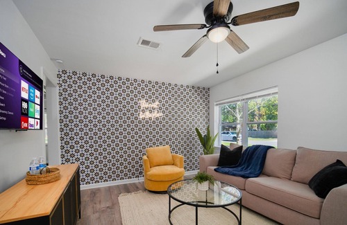 Murray Hill Apartment | This duplex is a 4 bedroom(s), 2 bathrooms, located in Jacksonville, FL.
