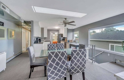 Downtown Salt Lake City Apartment | This duplex is a 8 bedroom(s), 4 bathrooms, located in Salt Lake City, UT.