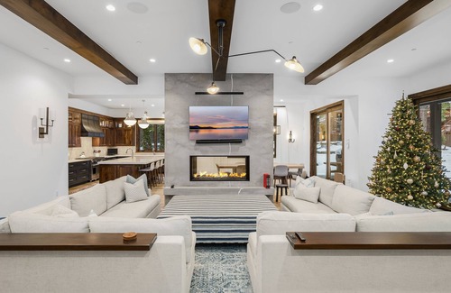 Incline Village House | This exquisitely designed, modern mountain home