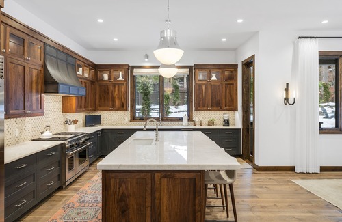 Incline Village House | This exquisitely designed, modern mountain home