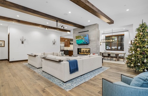 Incline Village House | This exquisitely designed, modern mountain home