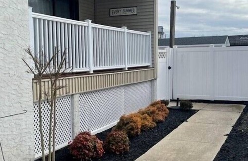Avalon Condo | This first floor 2 bedroom/2 bathroom unit at The Landings, is tucked in on the quiet side of the building for more privacy.
