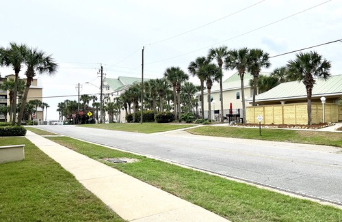Crystal Beach Condo | This Highly Rated and Newly Updated Condo Is Just Steps to Crystal Beach!