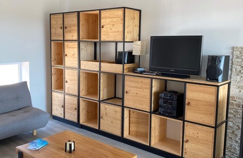 La Chapelle-de-Guinchay House | This house is a 2 bedroom(s), 2 bathrooms, located in La Chapelle-de-Guinchay, Bourgogne-Franche-Comté.