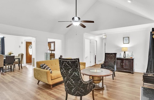 Gainesville House | This home has everything! Over 5000 sq ft of living space!