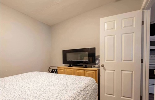 Pacific Terrace Hotel | This hotel is a 1 bedroom(s), 1 bathrooms, located in San Diego, CA.