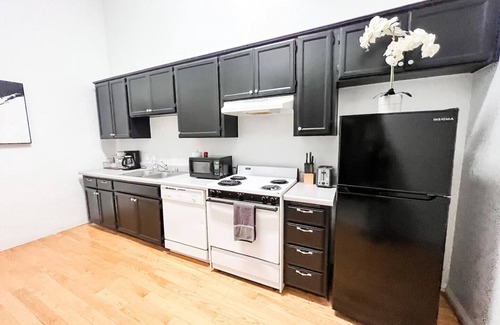 Gaslamp Quarter Hotel | This hotel is a 2 bedroom(s), 1 bathrooms, located in San Diego, CA.