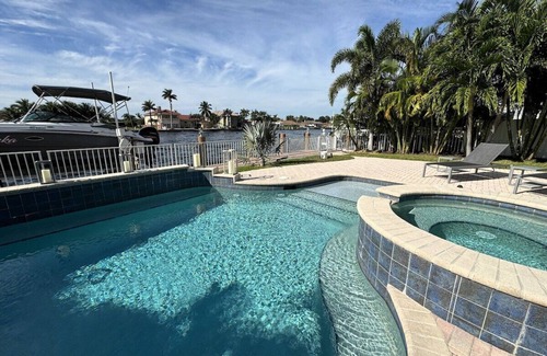 Lauderdale-by-the-Sea House | This house is a 3 bedroom(s), 2 bathrooms, located in Lauderdale-by-the-Sea, FL.