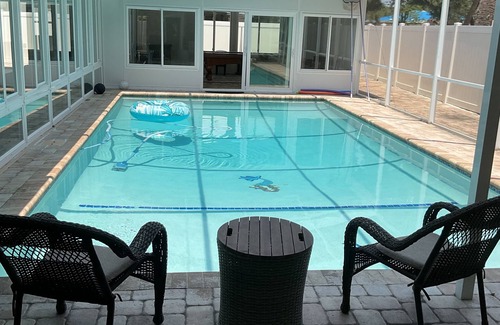 Town N County Park House | This house has swimming pool with water heater and parking for many cars.