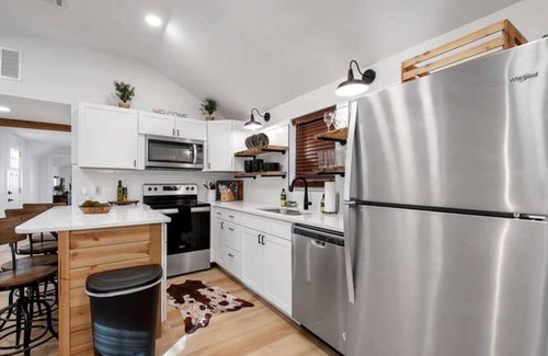 Wichita House | This house is a 2 bedroom(s), 1 bathrooms, located in Wichita, KS.