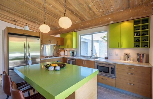 Racquet Club Estates House | This house is a 2 bedroom(s), 2 bathrooms, located in Palm Springs, CA.