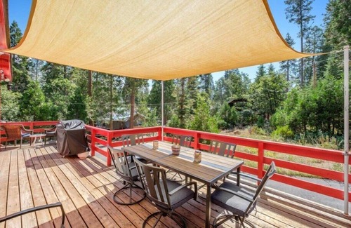 West Village House | This house is a 3 bedroom(s), 2 bathrooms, located in Shaver Lake, CA.