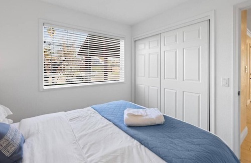 Sacramento House | This house is a 3 bedroom(s), 2 bathrooms, located in Sacramento, CA.