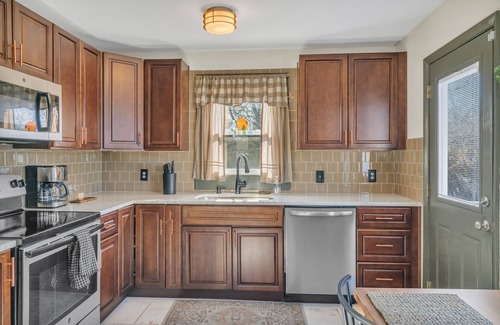 Urbandale Nations House | This house is a 3 bedroom(s), 2 bathrooms, located in Nashville, TN.