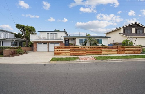 Bay Park House | This house is a 3 bedroom(s), 2 bathrooms, located in San Diego, CA.
