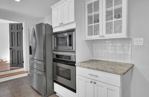 Chamblee House | This house is a 3 bedroom(s), 2 bathrooms, located in Chamblee, GA.