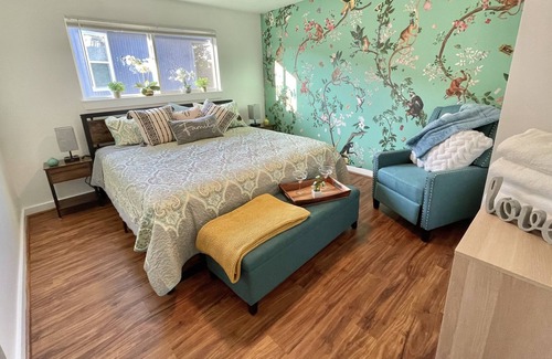 North Queen Anne House | This house is a 3 bedroom(s), 1 bathrooms, located in Seattle, WA.