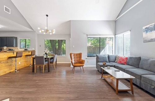 Wells Branch House | This house is a 3 bedroom(s), 2 bathrooms, located in Austin, TX.