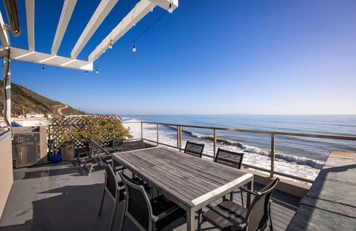 Malibu House | This house is a 3 bedroom(s), 2.5 bathrooms, located in Malibu, CA.