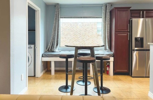 Plano House | This house is a 3 bedroom(s), 2 bathrooms, located in Plano, TX.