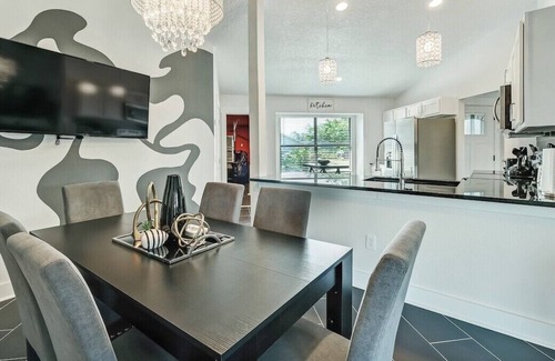 Westside House | This house is a 3 bedroom(s), 2 bathrooms, located in Jacksonville, FL.