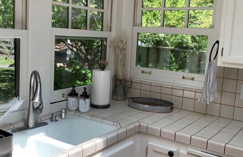 Kenwood House | This house is a 4 bedroom(s), 2.5 bathrooms, located in Santa Rosa, CA.