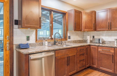 Kingston House | This house is a 4 bedroom(s), 3 bathrooms, located in Kingston, NY.