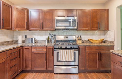 Kingston House | This house is a 4 bedroom(s), 3 bathrooms, located in Kingston, NY.
