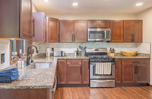 Kingston House | This house is a 4 bedroom(s), 3 bathrooms, located in Kingston, NY.